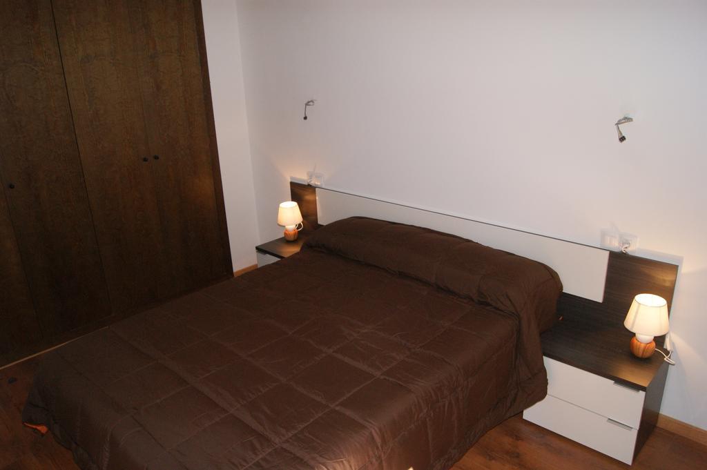Apartaments Els Esquiadors Llorts ภายนอก รูปภาพ