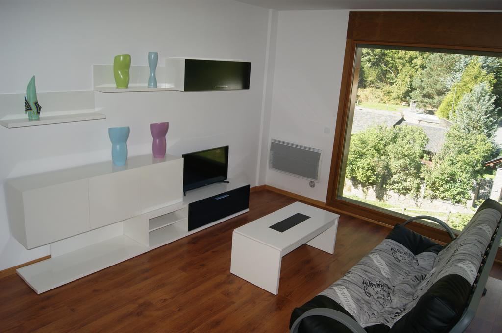 Apartaments Els Esquiadors Llorts ภายนอก รูปภาพ