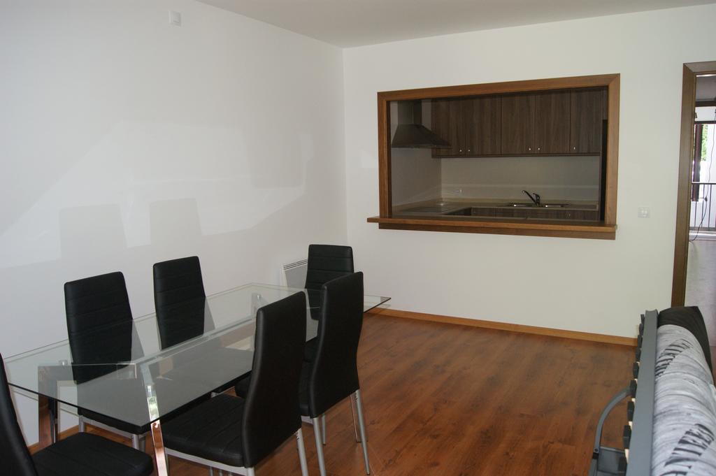 Apartaments Els Esquiadors Llorts ภายนอก รูปภาพ
